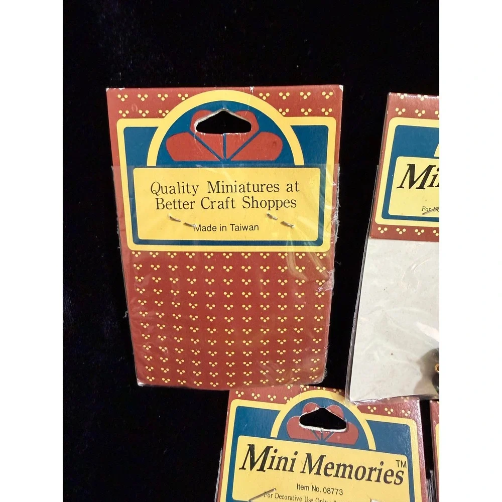 Vintage Mini Memories Black Cat Halloween Charms Lot of 9 Miniature Craft 08773